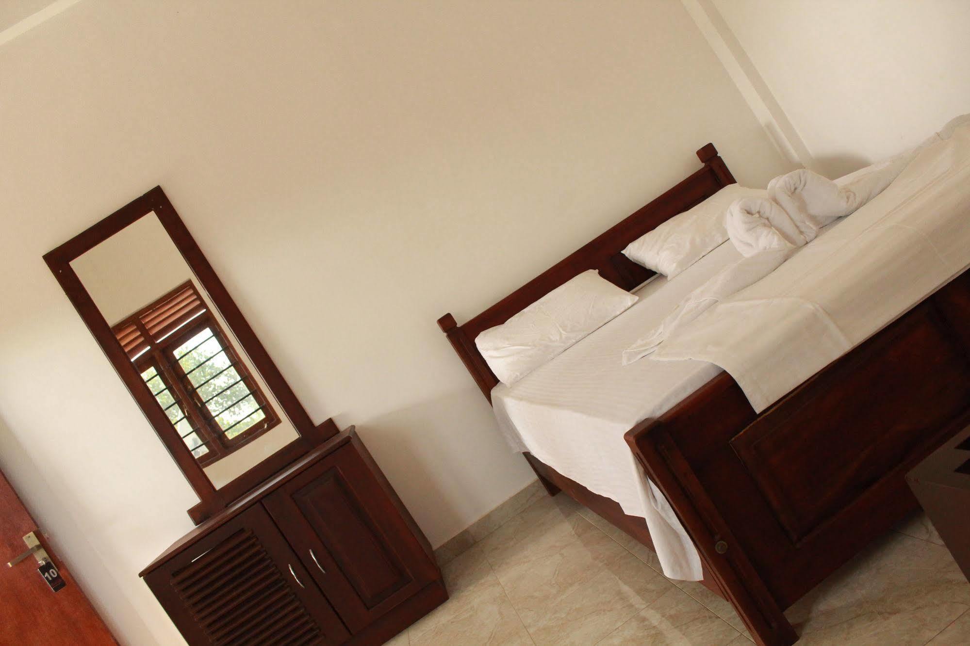 Pearl City Hotel Tissamaharama Zewnętrze zdjęcie