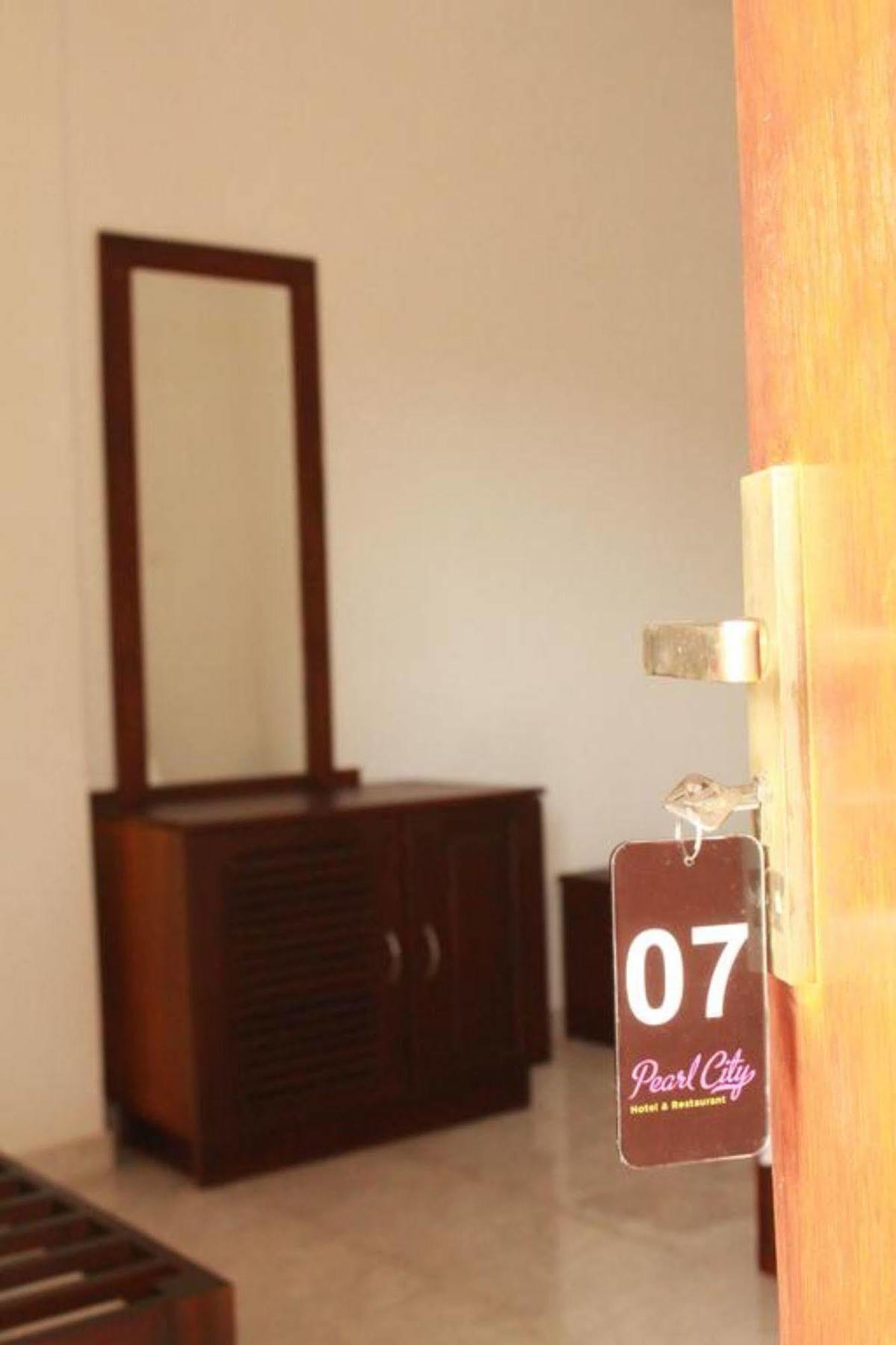 Pearl City Hotel Tissamaharama Zewnętrze zdjęcie
